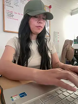 Snapshot of vanellopeFoxx chatting on July 2026 05:11:01 PM vanellopeFoxx online show from July 2026 05:11:01 PM