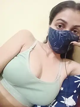 Snapshot of Shaina01 chatting on July 2026 06:40:02 PM Shaina01 online show from July 2026 06:40:02 PM
