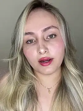 Snapshot of Rositafresitaa chatting on June 2026 01:41:02 AM Rositafresitaa online show from June 2026 01:41:02 AM