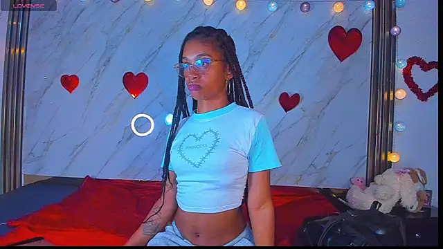 Snapshot of Noami_ chatting on June 2026 02:16:02 PM Noami online show from June 2026 02:16:02 PM