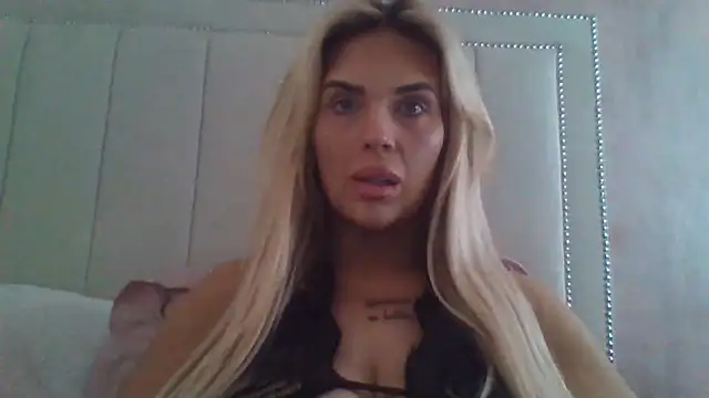 Snapshot of MiaMae_x chatting on July 2026 12:23:01 PM MiaMae x online show from July 2026 12:23:01 PM