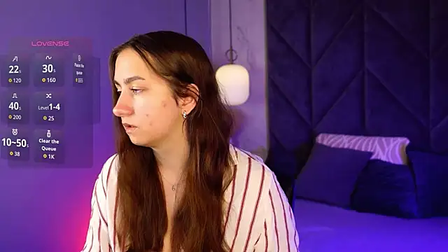 polly bloomm online show from July 2026 05:33:02 AM