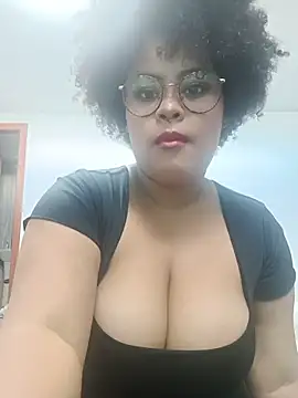 Snapshot of Lolacurly69 chatting on June 2026 09:35:02 PM Lolacurly69 online show from June 2026 09:35:02 PM
