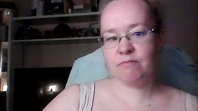 Snapshot of Viola27 chatting on June 2026 06:08:02 PM Viola27 online show from June 2026 06:08:02 PM