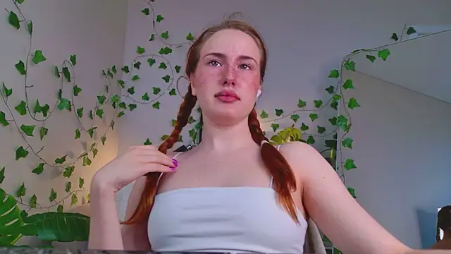 Snapshot of ChloeAster chatting on July 2026 07:00:01 AM ChloeAster online show from July 2026 07:00:01 AM