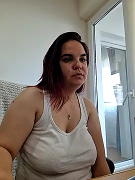 Snapshot of Ella_minnie chatting on June 2026 06:14:01 AM Ella minnie online show from June 2026 06:14:01 AM