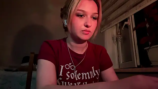 Snapshot of CloudyFoxy chatting on June 2026 07:47:02 PM CloudyFoxy online show from June 2026 07:47:02 PM