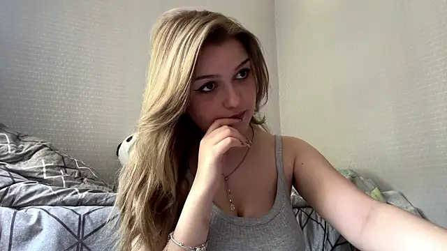 CloudyFoxy online show from June 2026 11:08:02 AM