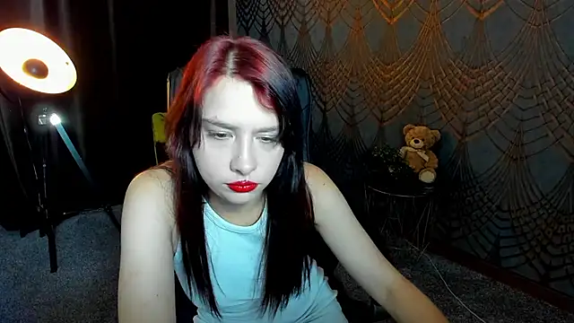 Snapshot of Livia_Shy chatting on June 2026 05:32:02 AM Livia Shy online show from June 2026 05:32:02 AM