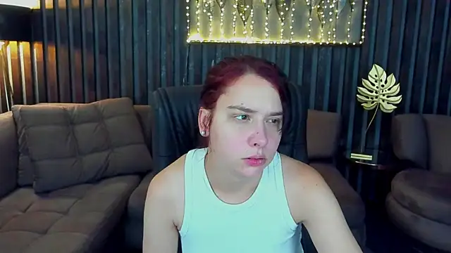 Snapshot of Livia_Shy chatting on June 2026 11:46:02 AM Livia Shy online show from June 2026 11:46:02 AM