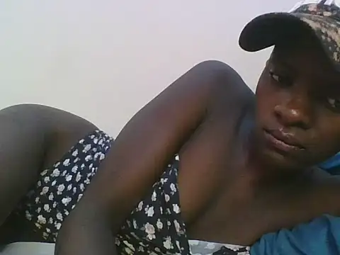Snapshot of ebonypetite2 chatting on July 2026 04:19:01 AM ebonypetite2 online show from July 2026 04:19:01 AM