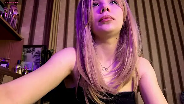 Snapshot of MilaJucy chatting on June 2026 11:30:02 AM MilaJucy online show from June 2026 11:30:02 AM