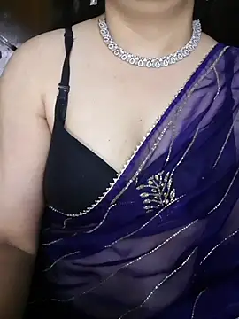 Snapshot of Sharma_Priya chatting on July 2026 01:09:01 PM Sharma Priya online show from July 2026 01:09:01 PM