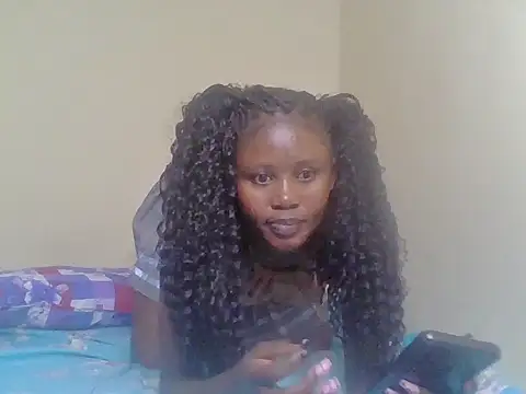 Snapshot of cute_bee chatting on July 2026 11:17:01 PM cute bee online show from July 2026 11:17:01 PM