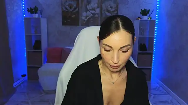 NikoleMills online show from July 2026 05:45:02 AM