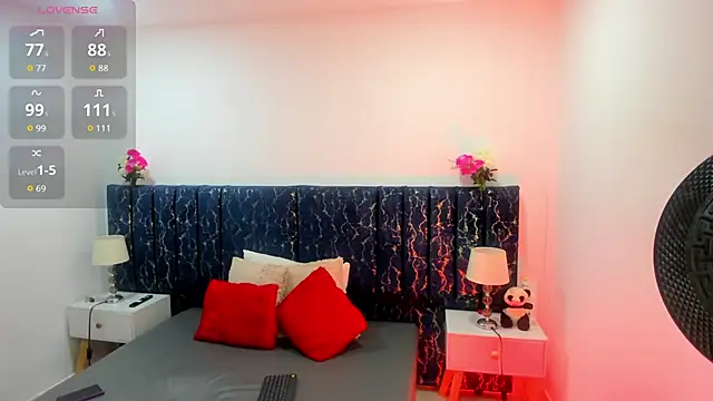 Mariana Smiith  online show from June 2026 07:52:02 PM
