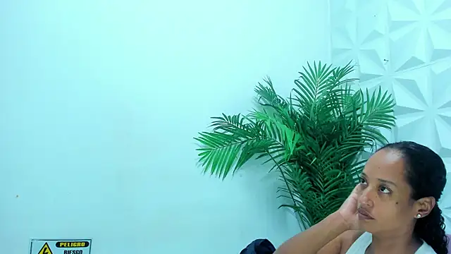 Snapshot of Daniela_Spencerr chatting on July 2026 10:57:02 AM Daniela Spencerr online show from July 2026 10:57:02 AM
