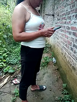 Snapshot of Chin-ni chatting on July 2026 10:39:01 AM Chin-ni online show from July 2026 10:39:01 AM
