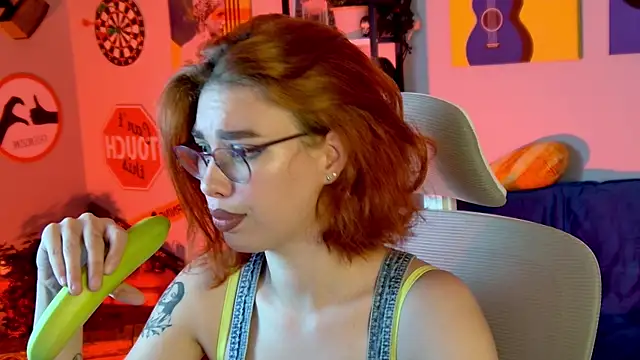 Snapshot of SeraphineDuskryn chatting on July 2026 06:07:02 PM SeraphineDuskryn online show from July 2026 06:07:02 PM