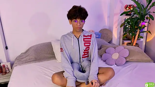 Samy Twink online show from June 2026 12:50:01 AM