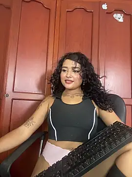Snapshot of maryale01 chatting on July 2026 07:06:02 PM maryale01 online show from July 2026 07:06:02 PM