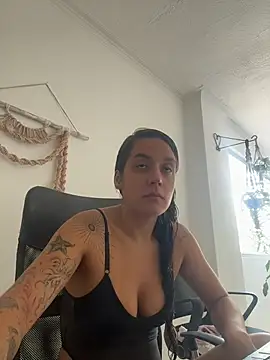 Snapshot of SOPHIA_VELMONT chatting on June 2026 02:37:02 PM SOPHIA VELMONT online show from June 2026 02:37:02 PM
