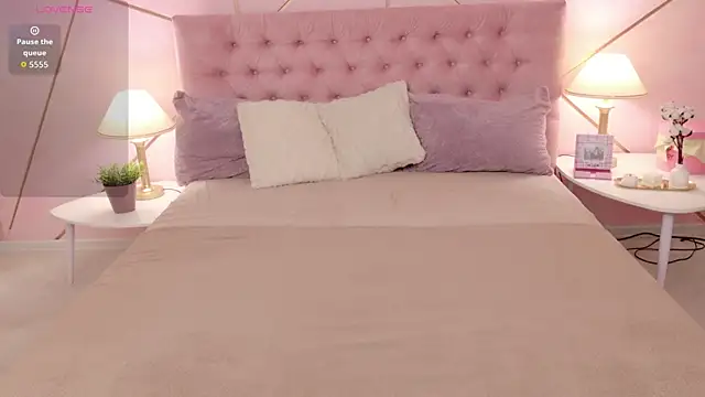 Erica Hameleons online show from July 2026 08:23:01 AM