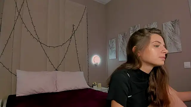 Lola lovesss online show from July 2026 02:47:01 AM