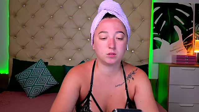 Snapshot of AVA_MAXIMUS chatting on July 2026 04:58:02 AM AVA MAXIMUS online show from July 2026 04:58:02 AM