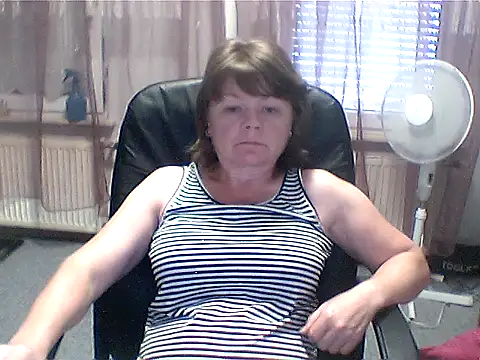 Snapshot of MoonLady40 chatting on June 2026 02:30:01 PM MoonLady40 online show from June 2026 02:30:01 PM