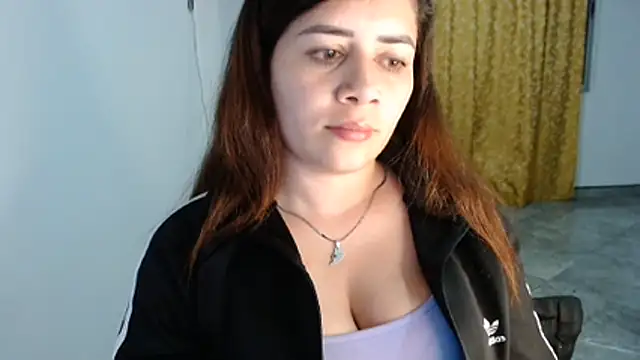 Luna zoe online show from August 2026 04:37:01 AM