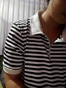 Snapshot of -Hezy- chatting on June 2026 04:32:02 AM -Hezy- online show from June 2026 04:32:02 AM