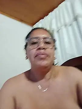 Snapshot of Emilif_ chatting on July 2026 02:05:17 AM Emilif online show from July 2026 02:05:17 AM