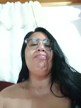 Snapshot of Emilif_ chatting on July 2026 01:54:01 AM Emilif online show from July 2026 01:54:01 AM