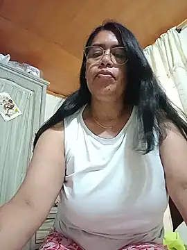 Snapshot of Emilif_ chatting on July 2026 03:54:02 PM Emilif online show from July 2026 03:54:02 PM