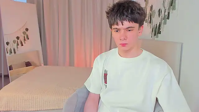 Snapshot of Ethan_Crowe chatting on July 2026 04:50:01 PM Ethan Crowe online show from July 2026 04:50:01 PM