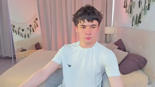 Snapshot of Ethan_Crowe chatting on August 2026 09:30:01 AM Ethan Crowe online show from August 2026 09:30:01 AM