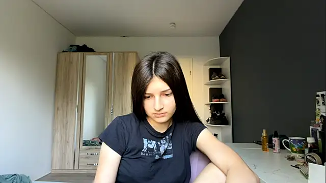Snapshot of SpanishRooter chatting on July 2026 07:07:01 AM SpanishRooter online show from July 2026 07:07:01 AM