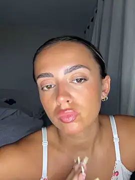 Snapshot of Harrietbronzex chatting on June 2026 08:33:01 PM Harrietbronzex online show from June 2026 08:33:01 PM