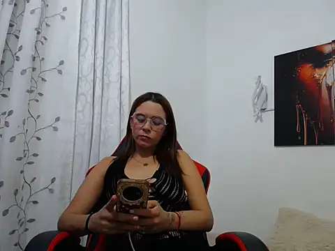 Snapshot of zelleste chatting on June 2026 11:40:02 PM zelleste online show from June 2026 11:40:02 PM