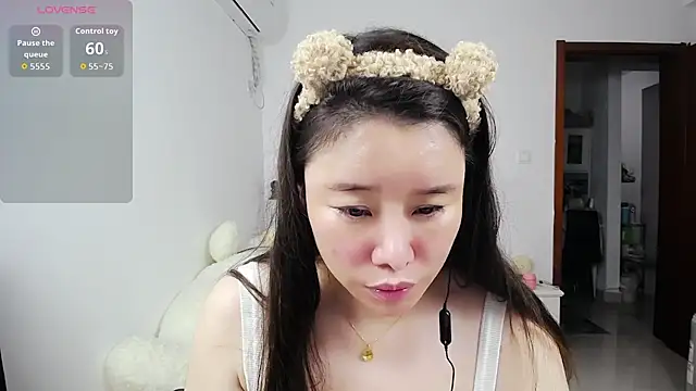 Snapshot of Xiao-yuo1 chatting on June 2026 12:29:02 PM Xiao-yuo1 online show from June 2026 12:29:02 PM
