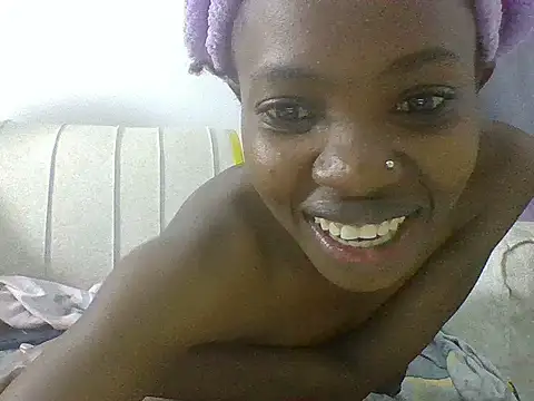 Snapshot of littlefrankie chatting on June 2026 01:58:02 PM littlefrankie online show from June 2026 01:58:02 PM