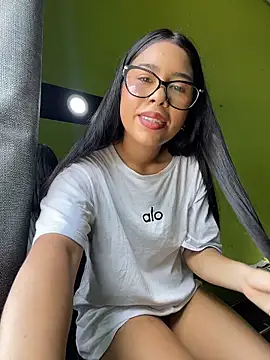 Snapshot of Juliii_22 chatting on July 2026 08:52:01 PM Juliii 22 online show from July 2026 08:52:01 PM