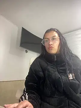 Snapshot of GabyLopez_Pink chatting on August 2026 03:21:02 AM GabyLopez Pink online show from August 2026 03:21:02 AM