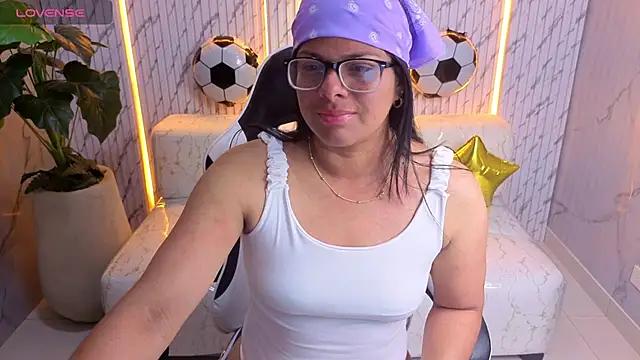 Snapshot of sarah_bay_tx chatting on June 2026 08:02:01 PM sarah bay tx online show from June 2026 08:02:01 PM