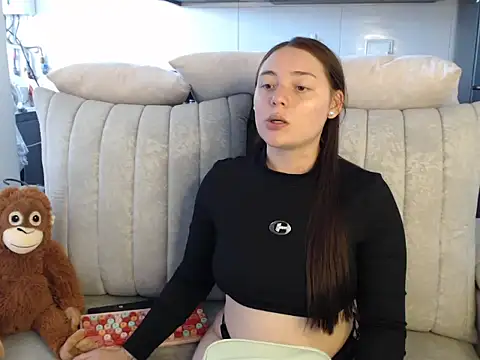 Madiison Keller online show from June 2026 06:06:01 PM