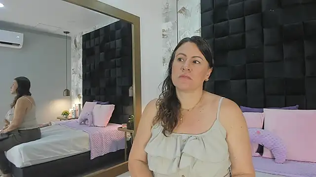 CharlotteG  online show from July 2026 01:29:02 PM