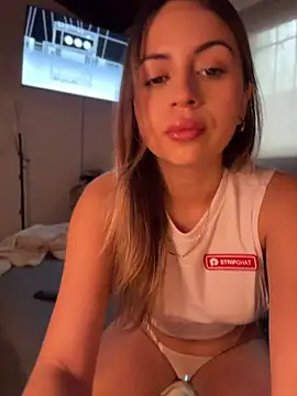 Snapshot of selina-sky chatting on July 2026 02:08:02 PM selina-sky online show from July 2026 02:08:02 PM
