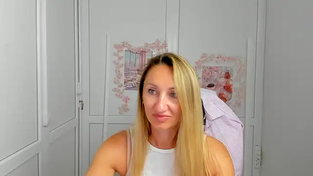 LilyDreamm online show from June 2026 06:29:02 AM