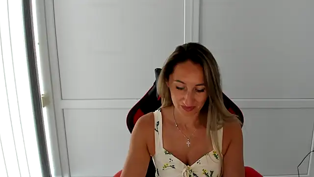 LilyDreamm online show from July 2026 11:58:02 AM